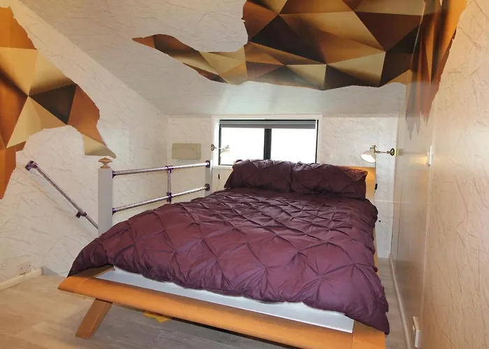 Fantastic Waterside Apartment In Brighton Marina